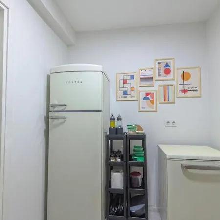 4-story Gem In Cihangir - 5 Bedroom & Cute Rooftop Lägenhet Istanbul