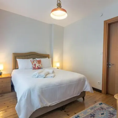 4-story Gem In Cihangir - 5 Bedroom & Cute Rooftop * Istanbul