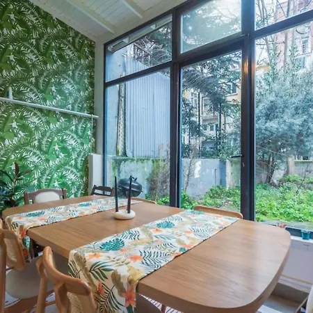 Lägenhet 4-story Gem In Cihangir - 5 Bedroom & Cute Rooftop *