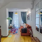 4-story Gem In Cihangir - 5 Bedroom & Cute Rooftop *