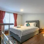4-story Gem In Cihangir - 5 Bedroom & Cute Rooftop Lejlighed