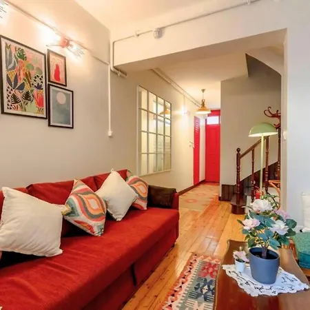 4-story Gem In Cihangir - 5 Bedroom & Cute Rooftop Apartament Stambuł