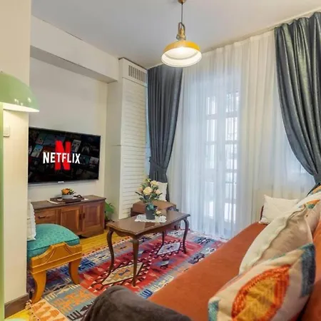 4-story Gem In Cihangir - 5 Bedroom & Cute Rooftop Stambuł