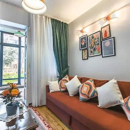 4-story Gem In Cihangir - 5 Bedroom & Cute Rooftop 伊斯坦布尔