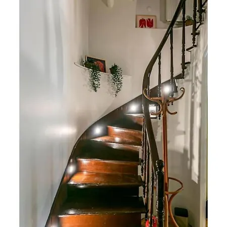 4-story Gem In Cihangir - 5 Bedroom & Cute Rooftop Apartament Stambuł