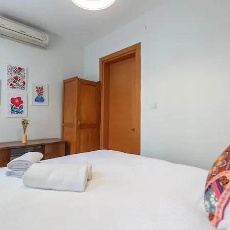 4-story Gem In Cihangir - 5 Bedroom & Cute Rooftop
