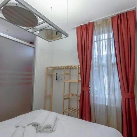 4-story Gem In Cihangir - 5 Bedroom & Cute Rooftop Provincia di Istanbul