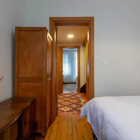 Appartamento 4-story Gem In Cihangir - 5 Bedroom & Cute Rooftop *
