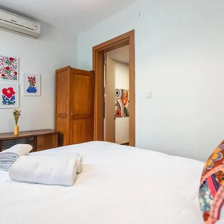 4-story Gem In Cihangir - 5 Bedroom & Cute Rooftop 伊斯坦布尔