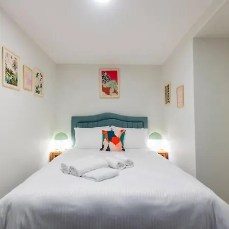 4-story Gem In Cihangir - 5 Bedroom & Cute Rooftop Stambuł