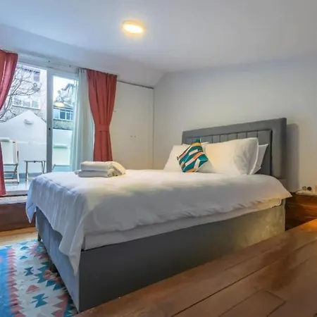 4-story Gem In Cihangir - 5 Bedroom & Cute Rooftop *