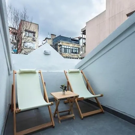 4-story Gem In Cihangir - 5 Bedroom & Cute Rooftop * Stambuł
