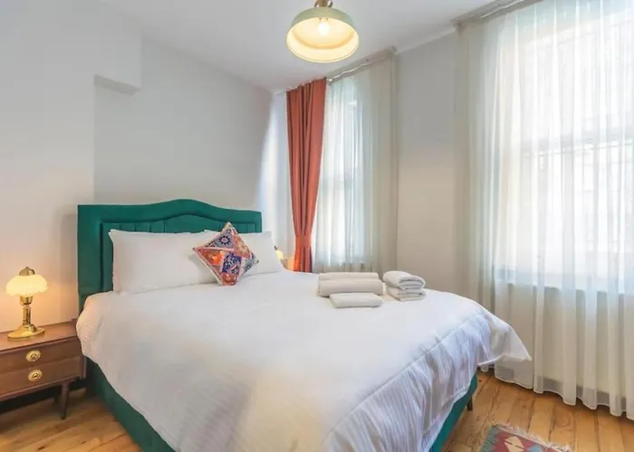 4-story Gem In Cihangir - 5 Bedroom & Cute Rooftop Apartamento *