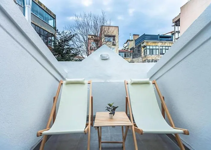Apartamento 4-story Gem In Cihangir - 5 Bedroom & Cute Rooftop Estambul