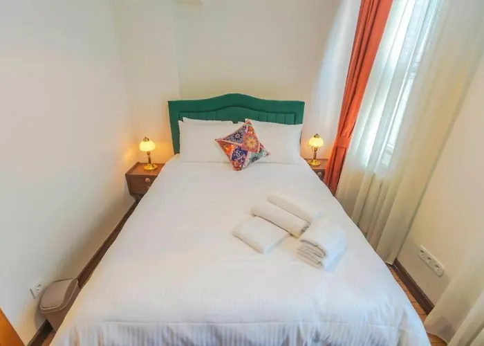 Apartamento 4-story Gem In Cihangir - 5 Bedroom & Cute Rooftop Estambul