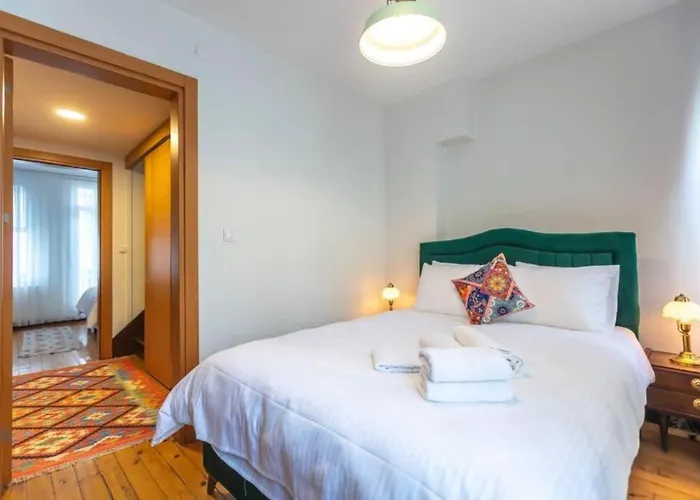 4-story Gem In Cihangir - 5 Bedroom & Cute Rooftop Apartamento