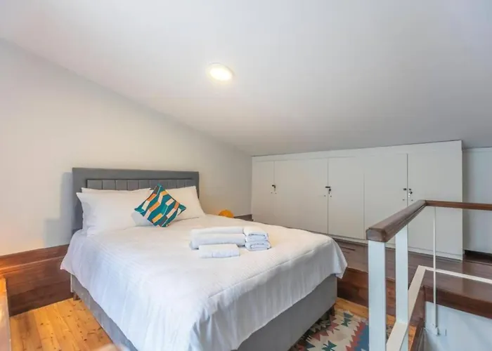 4-story Gem In Cihangir - 5 Bedroom & Cute Rooftop * Estambul