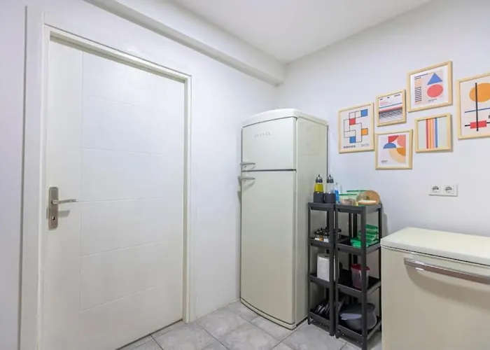 4-story Gem In Cihangir - 5 Bedroom & Cute Rooftop Apartamento