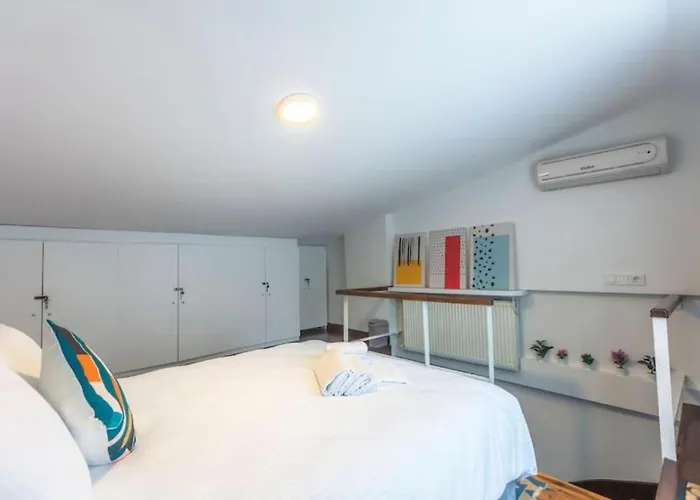 Apartamento 4-story Gem In Cihangir - 5 Bedroom & Cute Rooftop