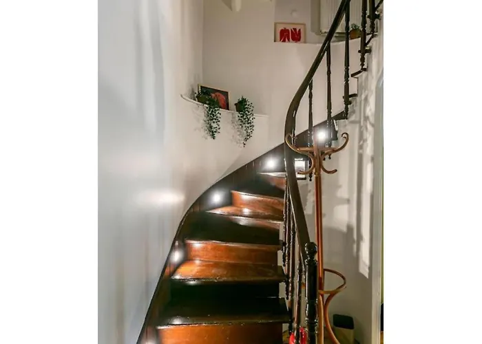 4-story Gem In Cihangir - 5 Bedroom & Cute Rooftop Apartamento Estambul