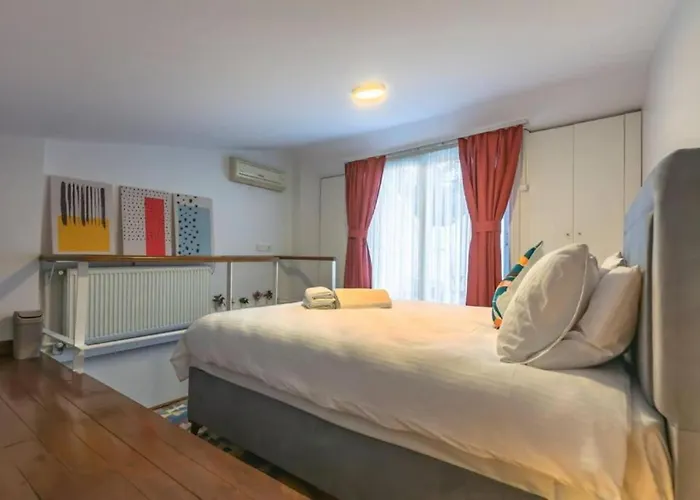 4-story Gem In Cihangir - 5 Bedroom & Cute Rooftop * Estambul