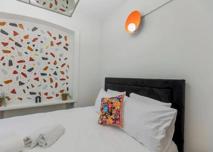 4-story Gem In Cihangir - 5 Bedroom & Cute Rooftop Apartamento