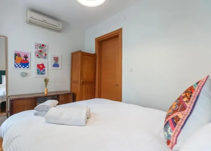 4-story Gem In Cihangir - 5 Bedroom & Cute Rooftop