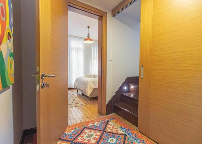 4-story Gem In Cihangir - 5 Bedroom & Cute Rooftop * Estambul