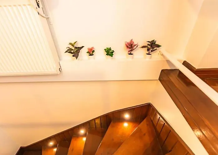 Apartamento 4-story Gem In Cihangir - 5 Bedroom & Cute Rooftop Estambul