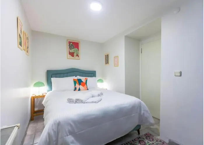 4-story Gem In Cihangir - 5 Bedroom & Cute Rooftop *