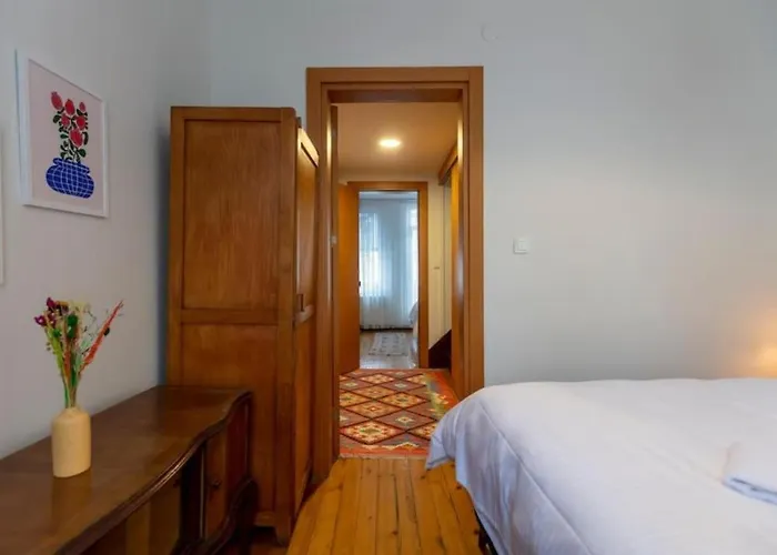 Apartamento 4-story Gem In Cihangir - 5 Bedroom & Cute Rooftop *