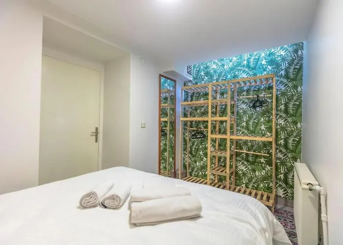 4-story Gem In Cihangir - 5 Bedroom & Cute Rooftop *