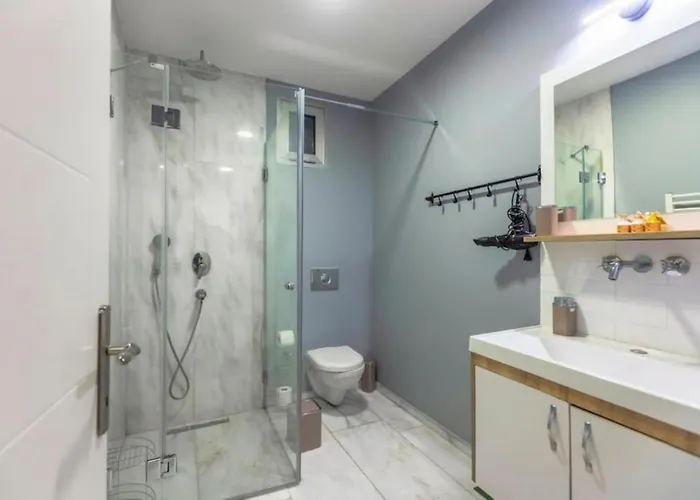 4-story Gem In Cihangir - 5 Bedroom & Cute Rooftop Estambul