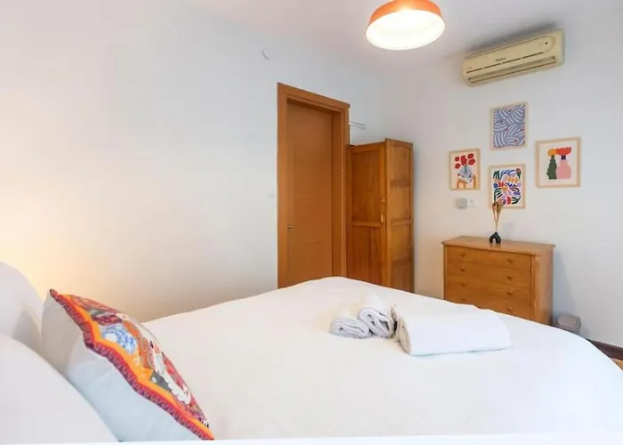 4-story Gem In Cihangir - 5 Bedroom & Cute Rooftop * Estambul