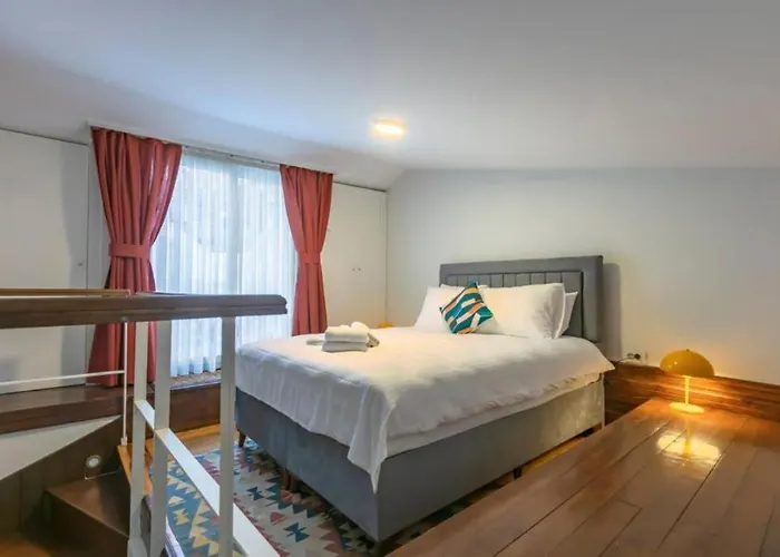 4-story Gem In Cihangir - 5 Bedroom & Cute Rooftop Apartamento